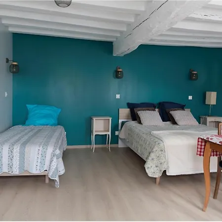 D Hotes Bed & Breakfast