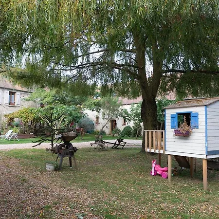 לינה וארוחת בוקר D Hotes Montjavoult